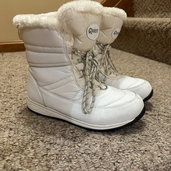 3M Thinsulate White Winter Boots with Fur - Picture 1 of 7